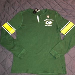 PRICE REDUCED! NWT NFL Green Bay Packers Men’s M Long-Sleeve 3 button Shirt